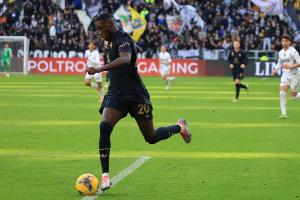 记者:尤文在和巴黎谈穆阿尼参加世俱杯,但还没最终谈妥