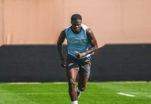 官方网站-盖伊2天后首秀,申花新三叉戟互补,马镇预定一门 签李昊基本没戏